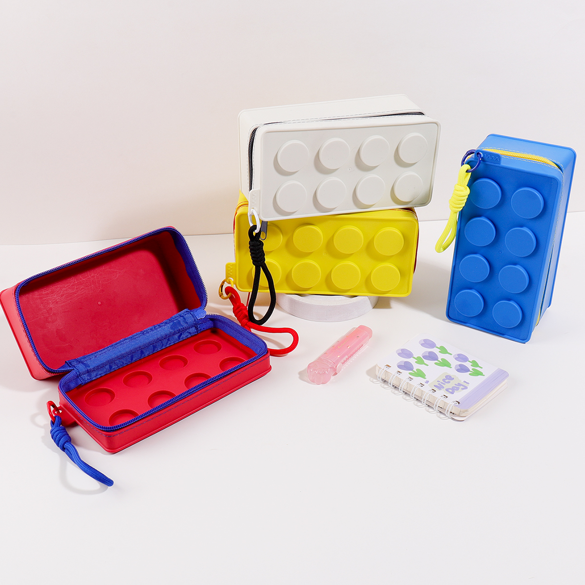 Retro monochrome building bloc – Stationery Office And School Supply Stores recenzja i cena